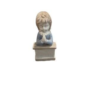 Vintage Roman‎ Brand Porcelain Girl Praying at Altar Figurine Blue/Ivory 4" Tall